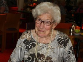 oma%20105%20jaar%20de%20posten%20089.JPG