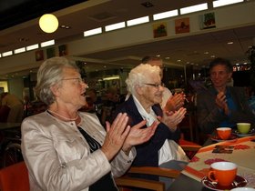 oma%20105%20jaar%20de%20posten%20094.JPG